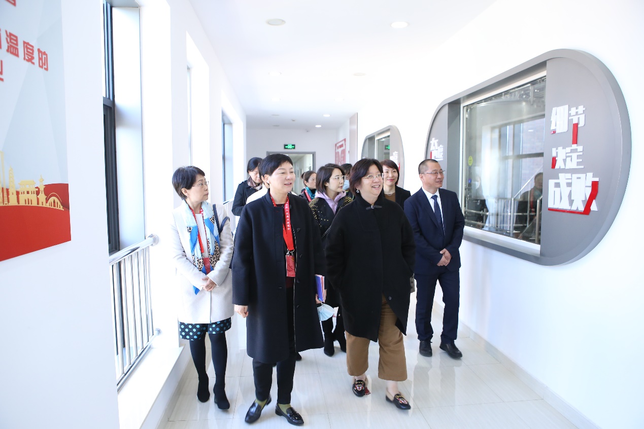 E:j9九游会官方网站乳业党委工作部\1 党建工作1124 女性创新学校走进益民现场照片\IMG_1551.JPG